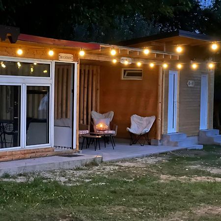 Hotel The Frog Glamping Horezu Esterno foto
