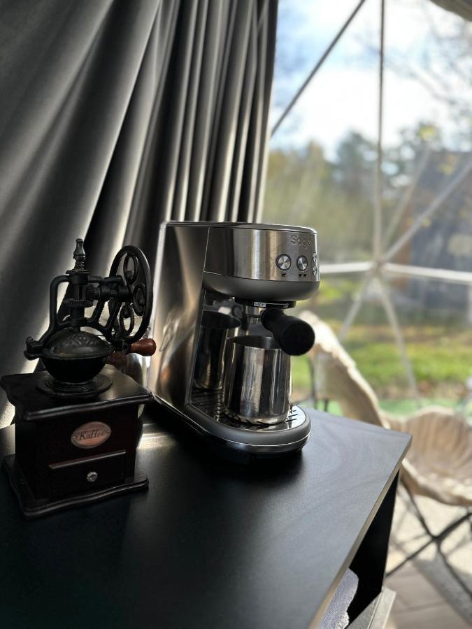 Hotel The Frog Glamping Horezu Esterno foto