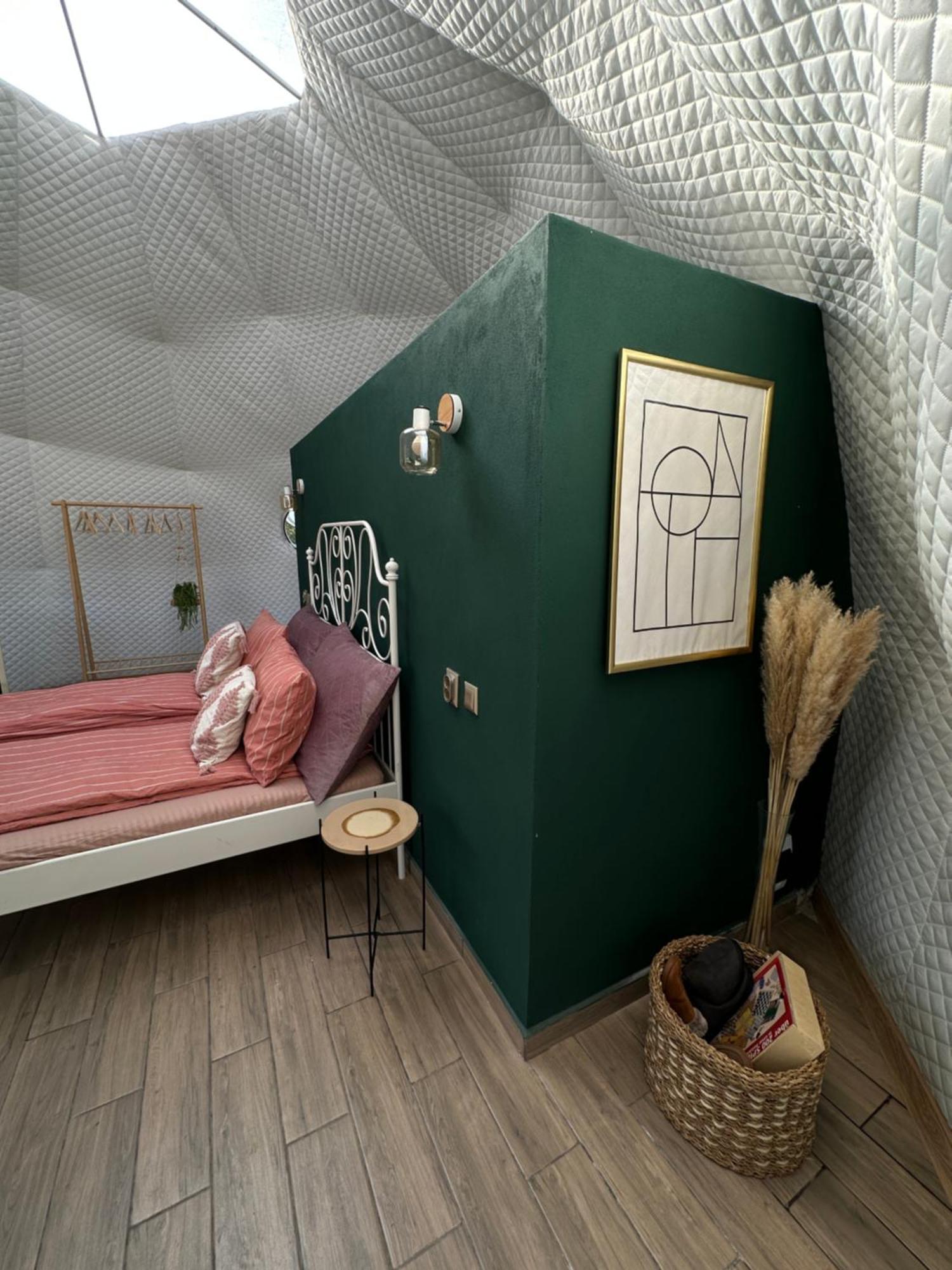 Hotel The Frog Glamping Horezu Esterno foto