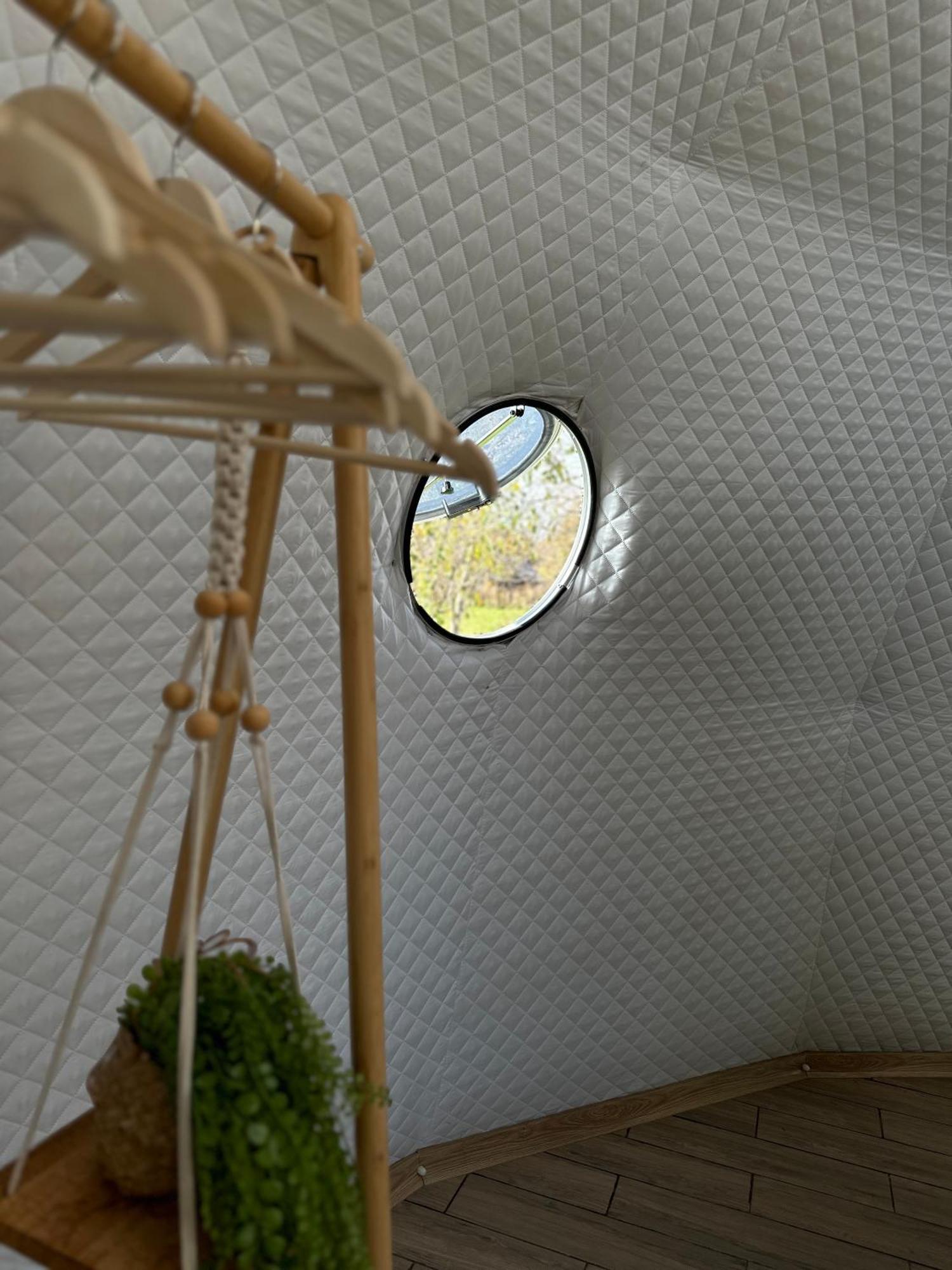 Hotel The Frog Glamping Horezu Esterno foto