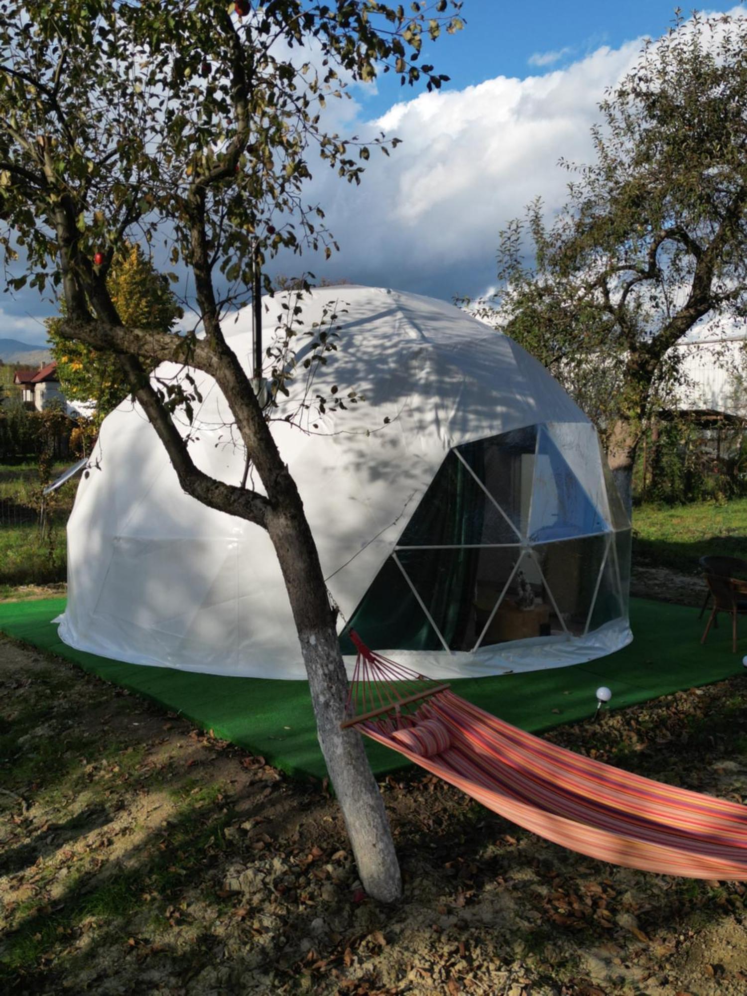 Hotel The Frog Glamping Horezu Esterno foto