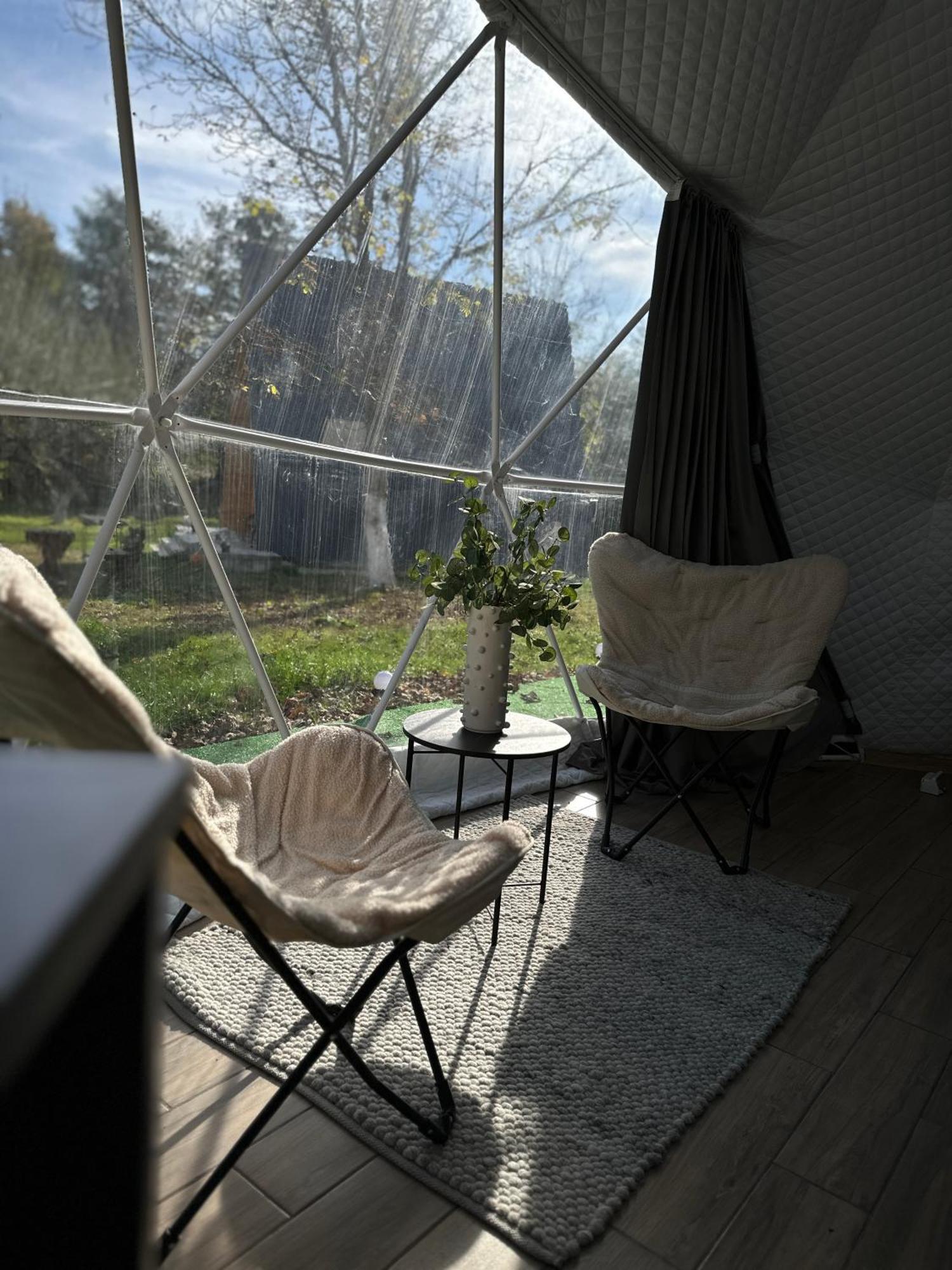 Hotel The Frog Glamping Horezu Esterno foto