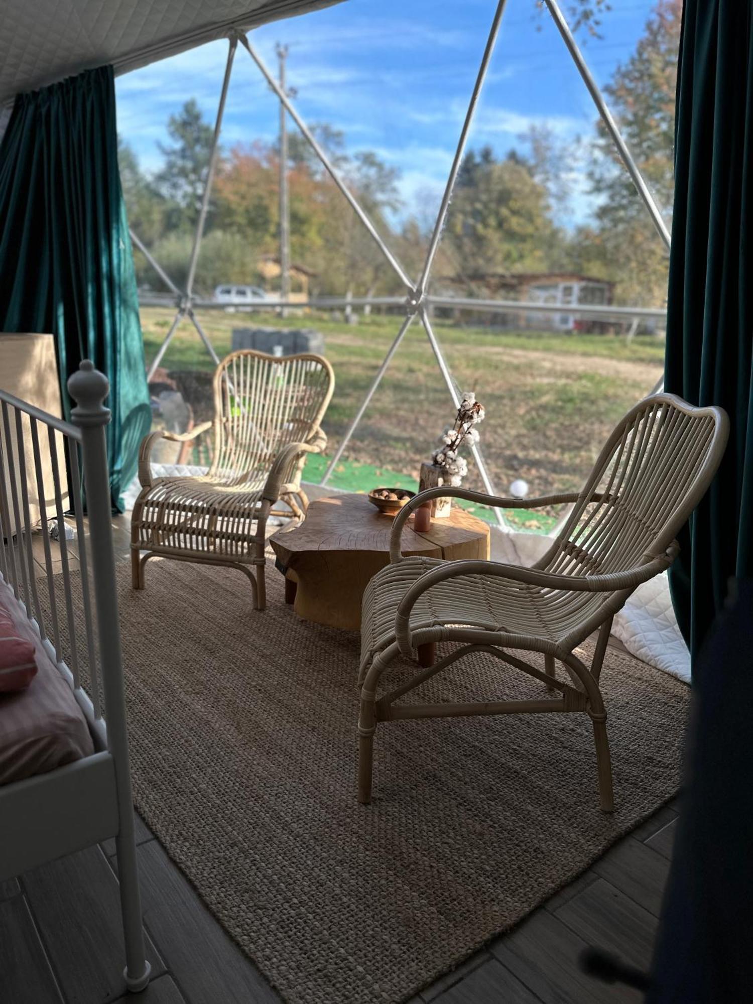 Hotel The Frog Glamping Horezu Esterno foto