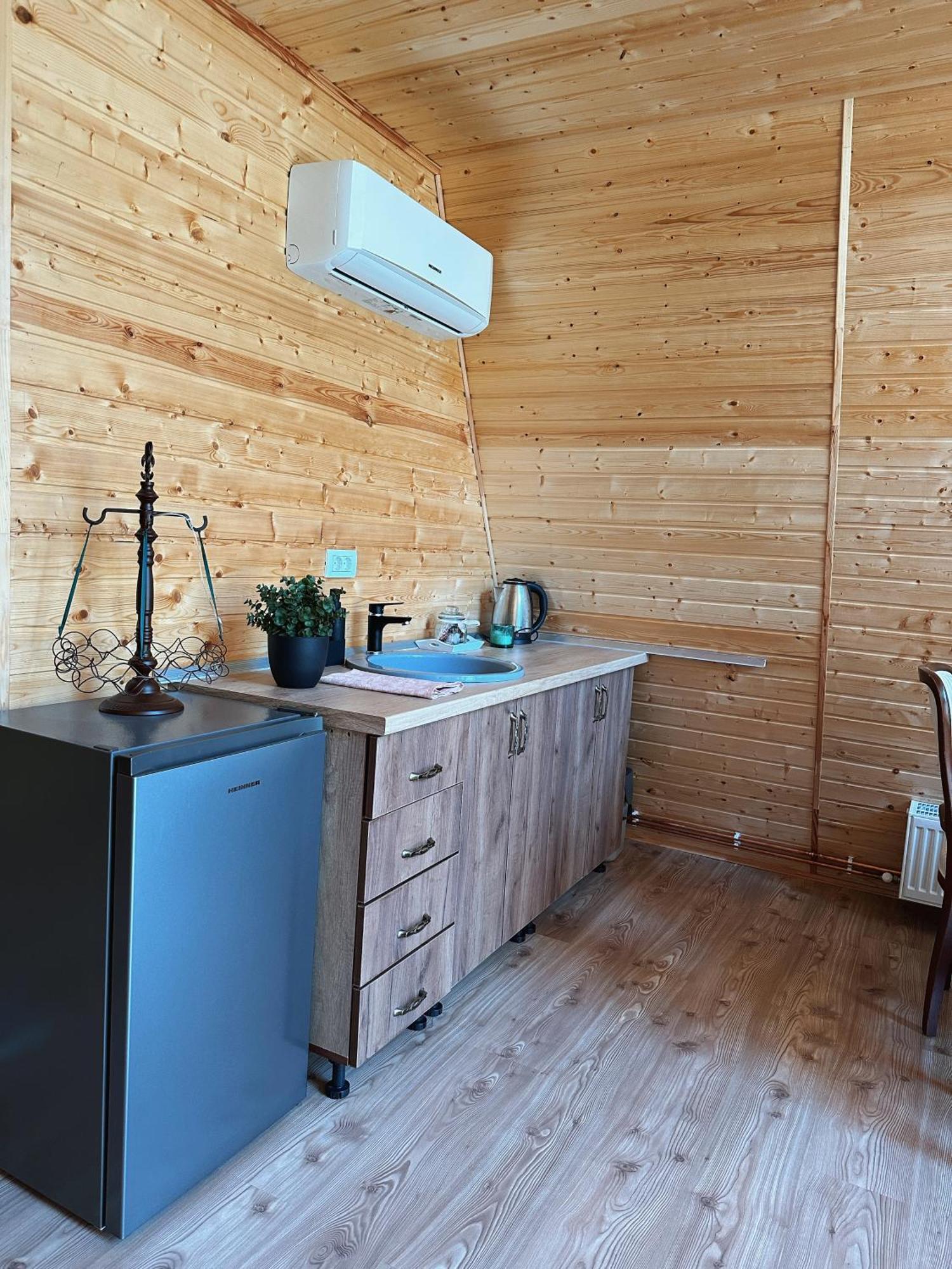 Hotel The Frog Glamping Horezu Esterno foto