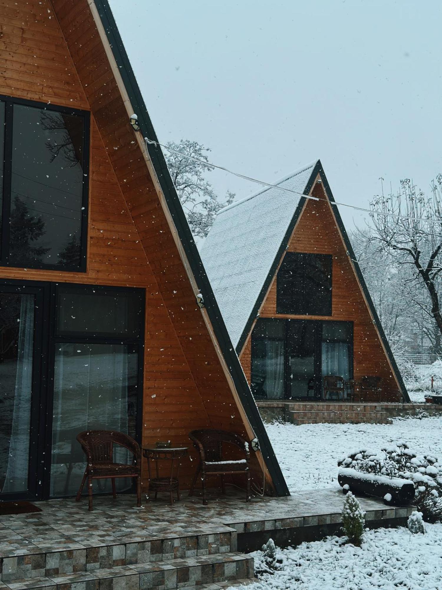 Hotel The Frog Glamping Horezu Esterno foto