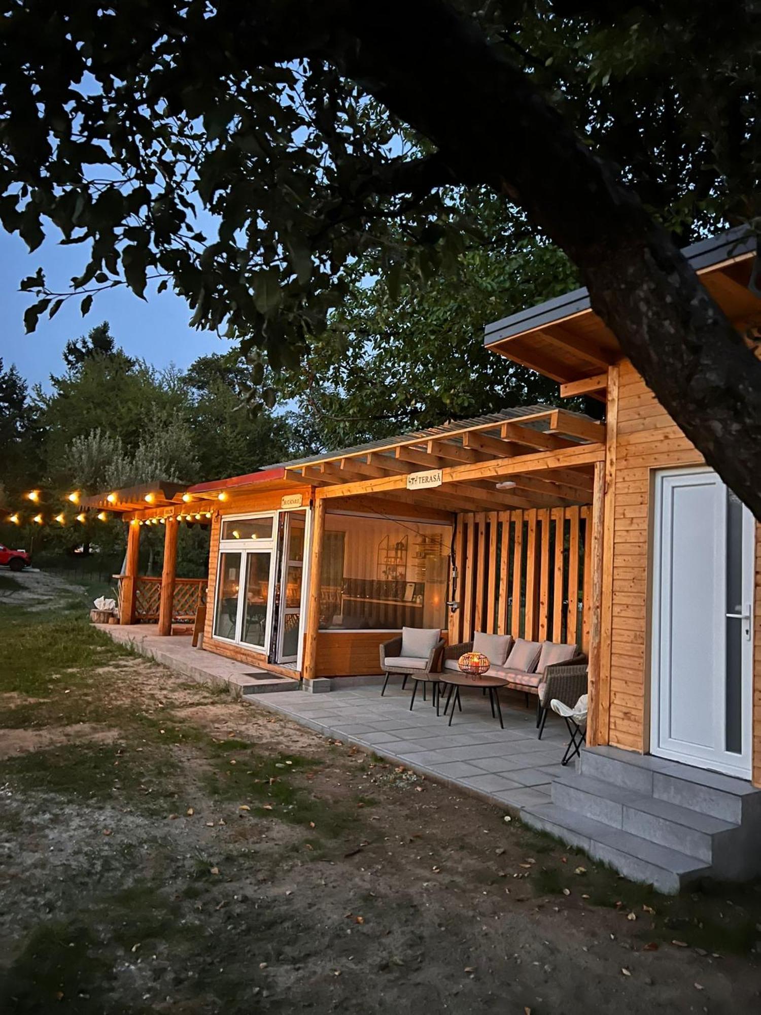Hotel The Frog Glamping Horezu Esterno foto