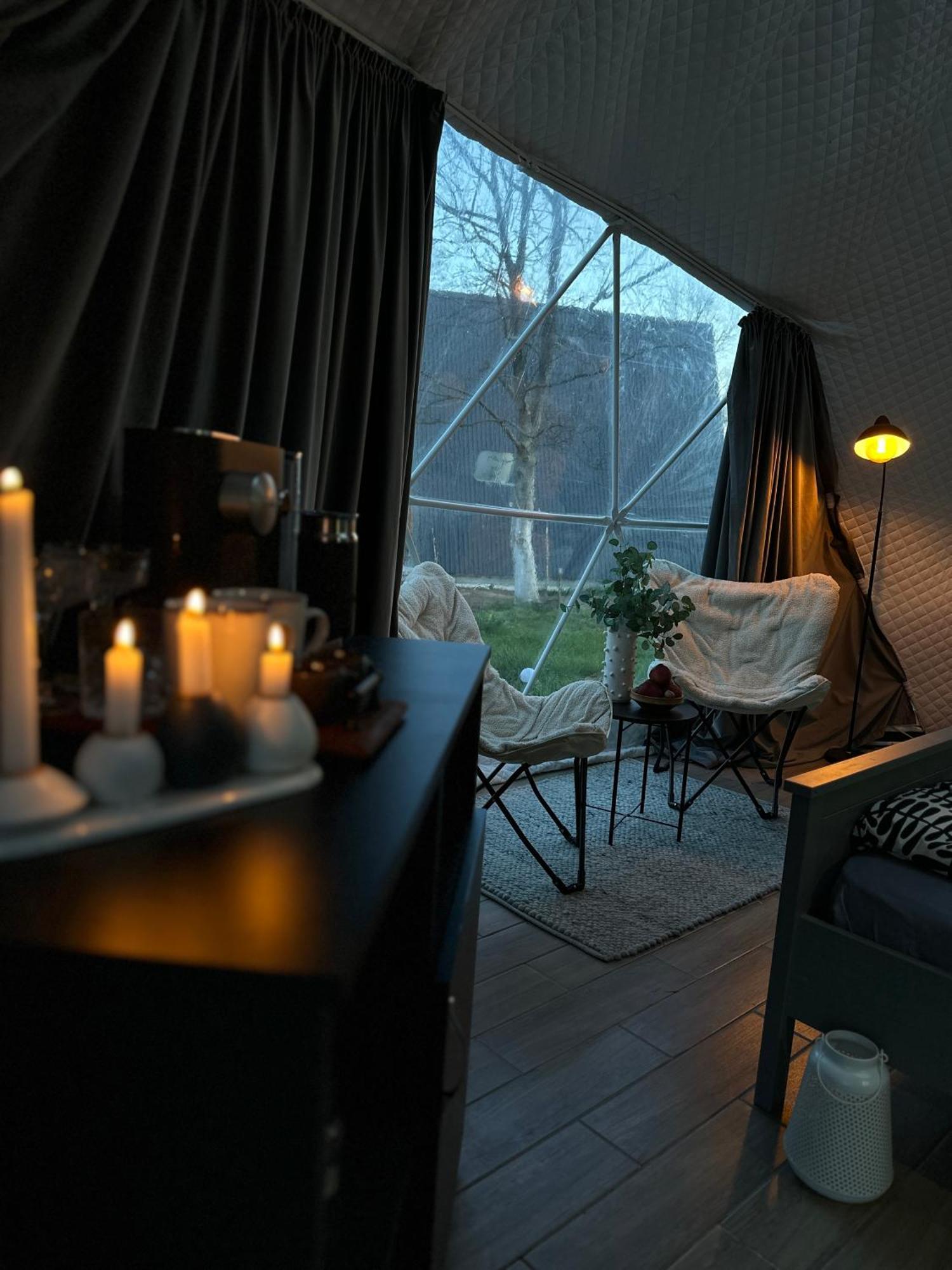 Hotel The Frog Glamping Horezu Esterno foto