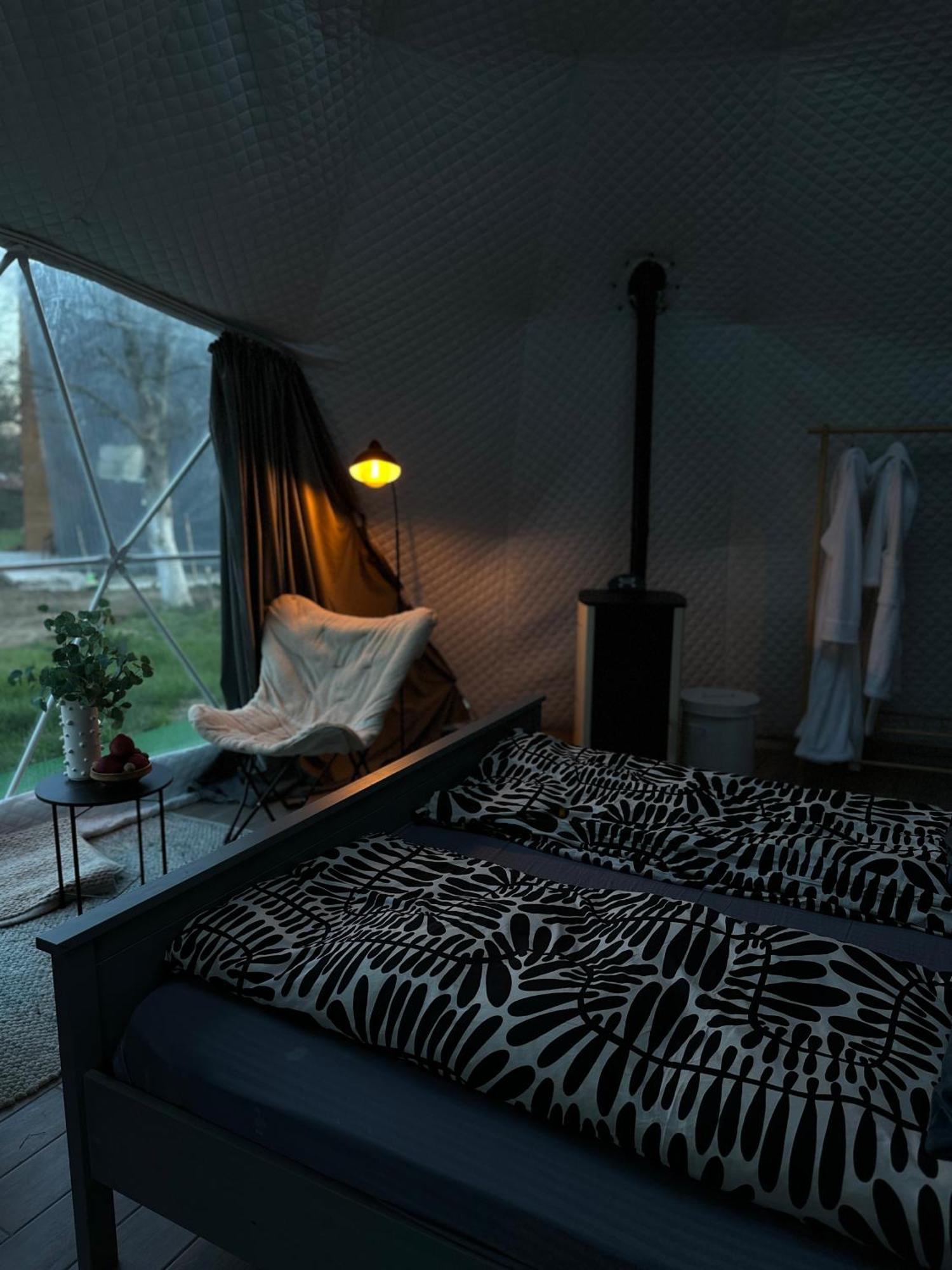 Hotel The Frog Glamping Horezu Esterno foto